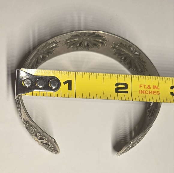 Sterling Silver Flower Cutout Bracelet - Picture 6 of 9